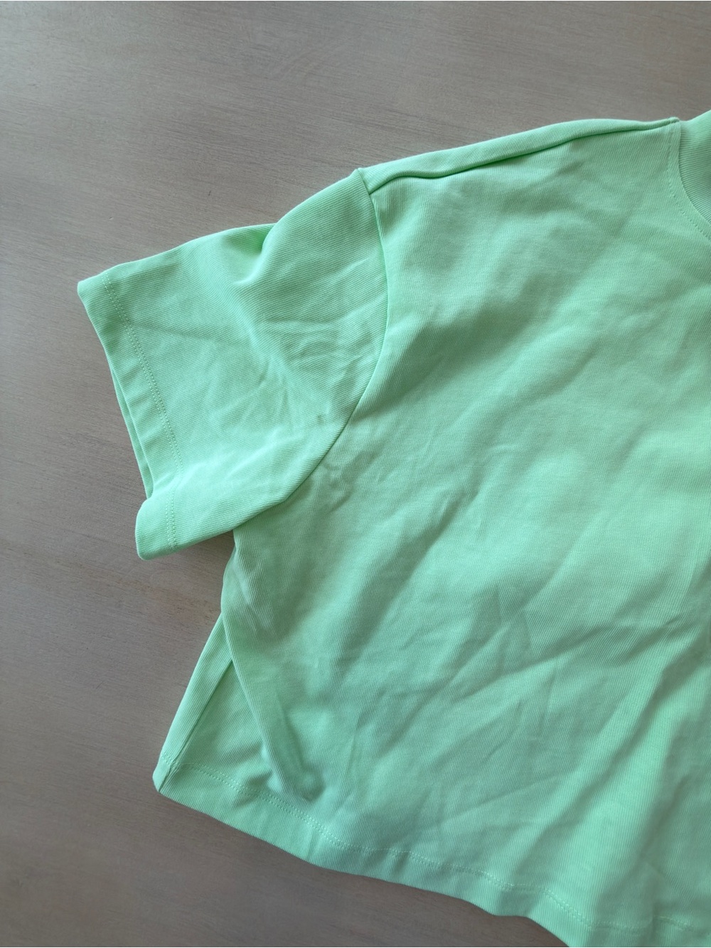 Nike Cropped Tee in Neon Lime - Large - Picture 3 of 9